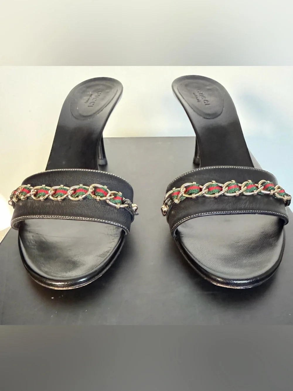 Gucci Black Leather Kitten Heel Sandals with Gold Chain Green and Red Webbing - Picture 4 of 14